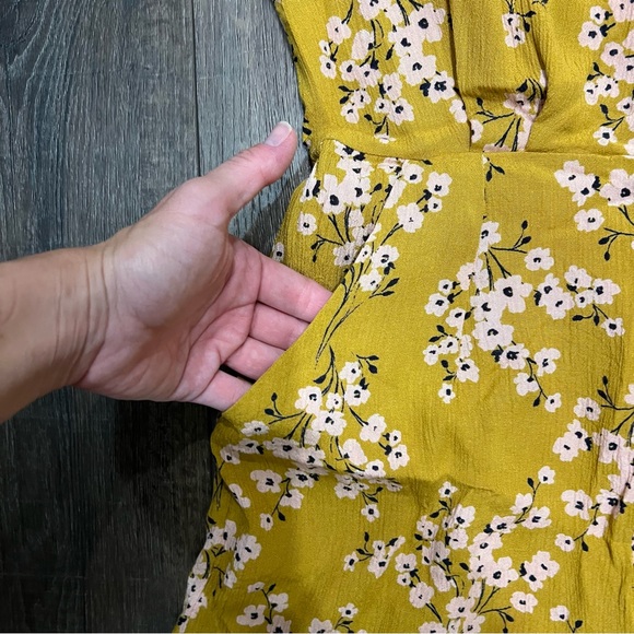 Miami Floral Button Romper - Picture 6 of 11